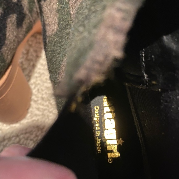 Attagirl camouflage beige fuzzy booties - Picture 4 of 6